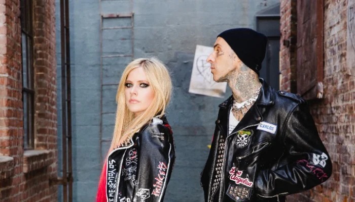 avril_lavigne_travis_barker_bite_me.jpg